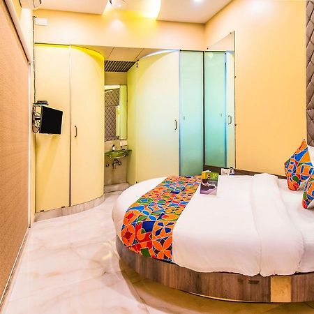 Seven Hills Hotel Mumbai Bagian luar foto