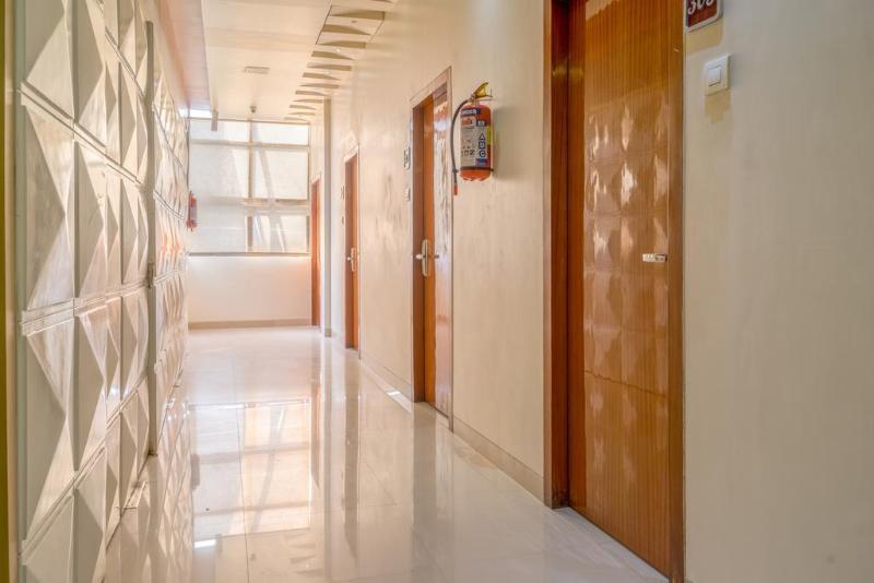 Seven Hills Hotel Mumbai Bagian luar foto