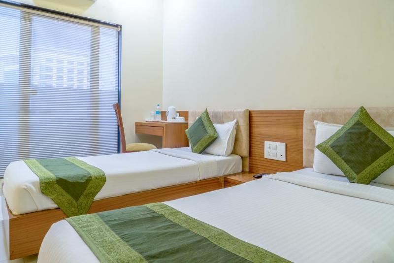 Seven Hills Hotel Mumbai Bagian luar foto