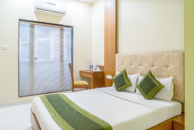 Seven Hills Hotel Mumbai Bagian luar foto