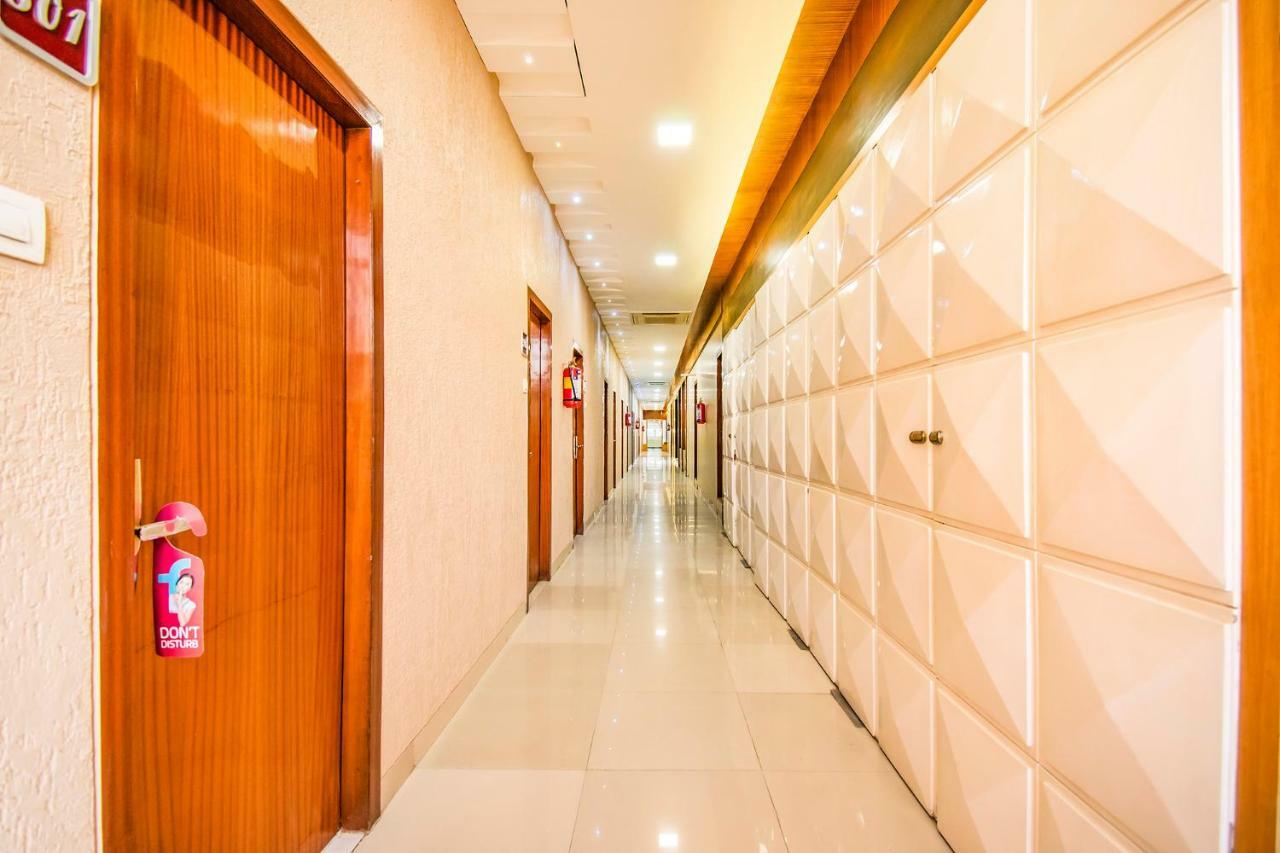 Seven Hills Hotel Mumbai Bagian luar foto