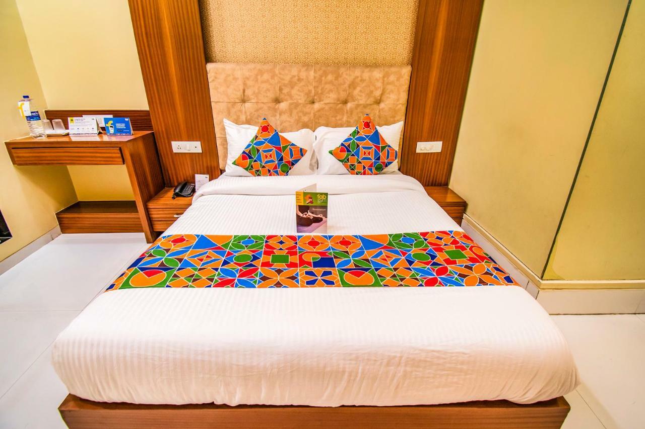 Seven Hills Hotel Mumbai Bagian luar foto
