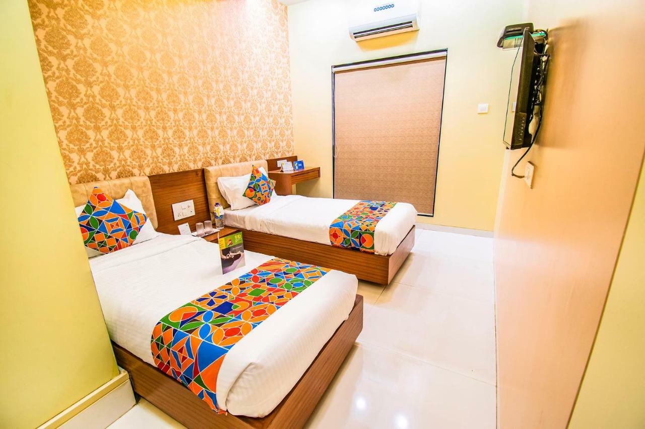 Seven Hills Hotel Mumbai Bagian luar foto