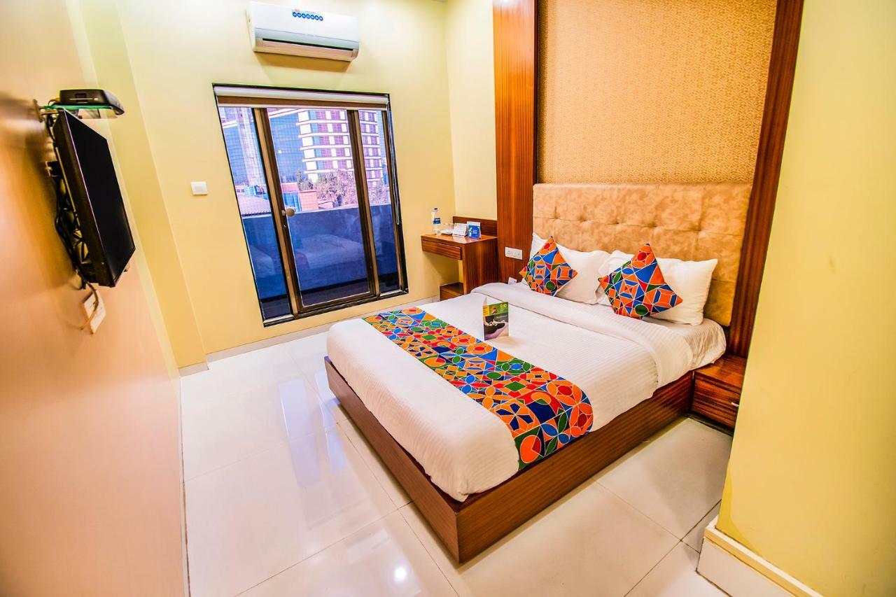 Seven Hills Hotel Mumbai Bagian luar foto